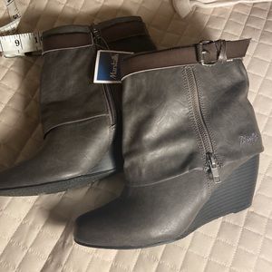 Blowfish Gray Wedge ankle boot size 8 NWT.